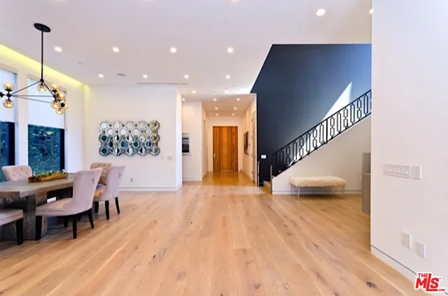 $32,000 | 307 South Sycamore Avenue, Los Angeles, CA 90036