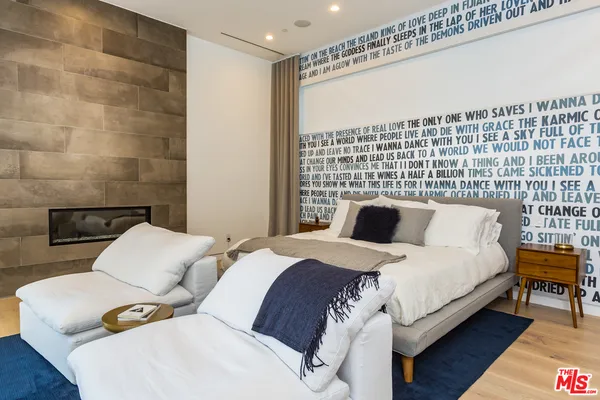 $32,000 | 307 South Sycamore Avenue, Los Angeles, CA 90036