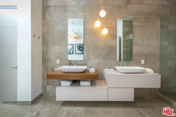 $32,000 | 307 South Sycamore Avenue, Los Angeles, CA 90036