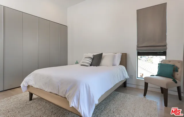 $32,000 | 307 South Sycamore Avenue, Los Angeles, CA 90036