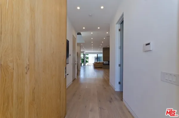 $32,000 | 307 South Sycamore Avenue, Los Angeles, CA 90036