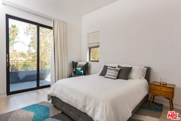 $32,000 | 307 South Sycamore Avenue, Los Angeles, CA 90036