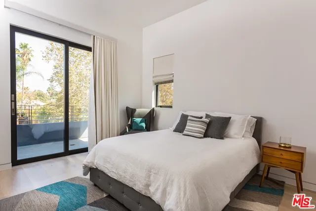 $32,000 | 307 South Sycamore Avenue, Los Angeles, CA 90036