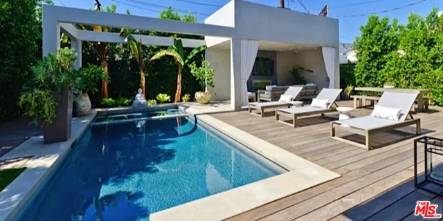 $32,000 | 307 South Sycamore Avenue, Los Angeles, CA 90036