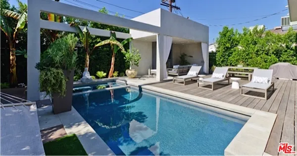 $32,000 | 307 South Sycamore Avenue, Los Angeles, CA 90036