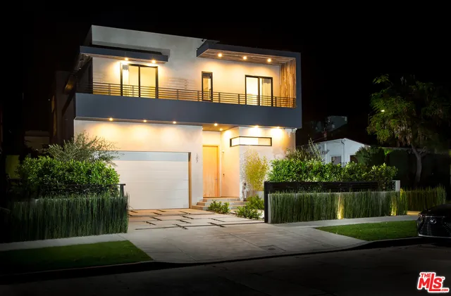 $32,000 | 307 South Sycamore Avenue, Los Angeles, CA 90036