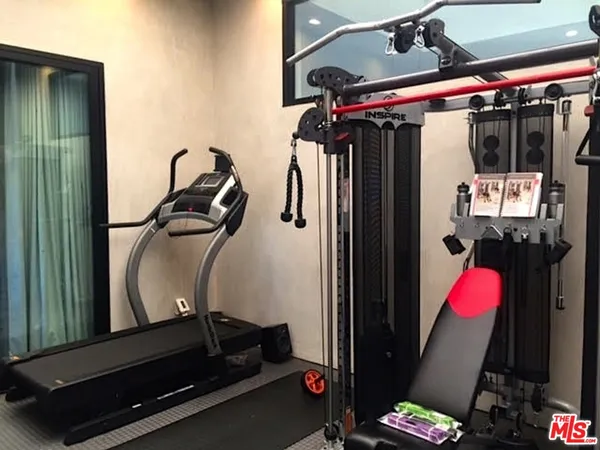 $32,000 | 307 South Sycamore Avenue, Los Angeles, CA 90036