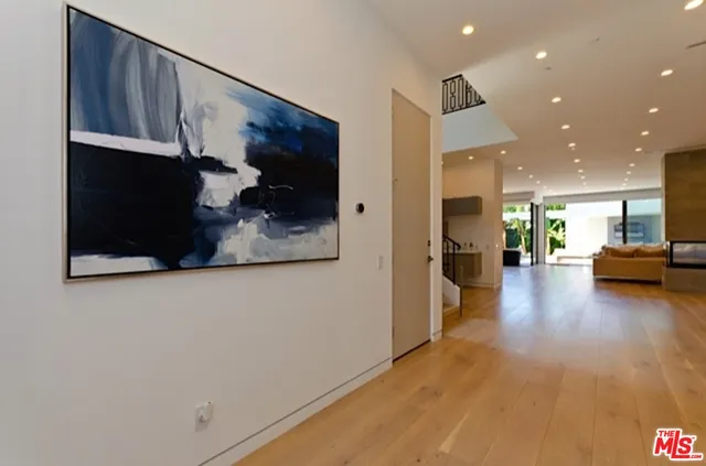 $32,000 | 307 South Sycamore Avenue, Los Angeles, CA 90036