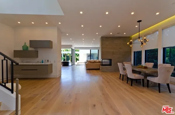 $32,000 | 307 South Sycamore Avenue, Los Angeles, CA 90036