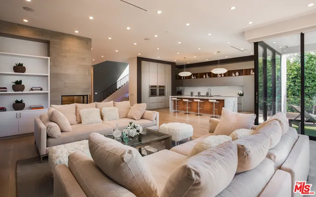 $32,000 | 307 South Sycamore Avenue, Los Angeles, CA 90036