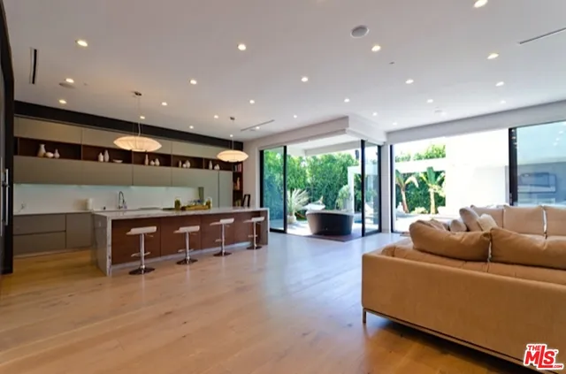 $32,000 | 307 South Sycamore Avenue, Los Angeles, CA 90036