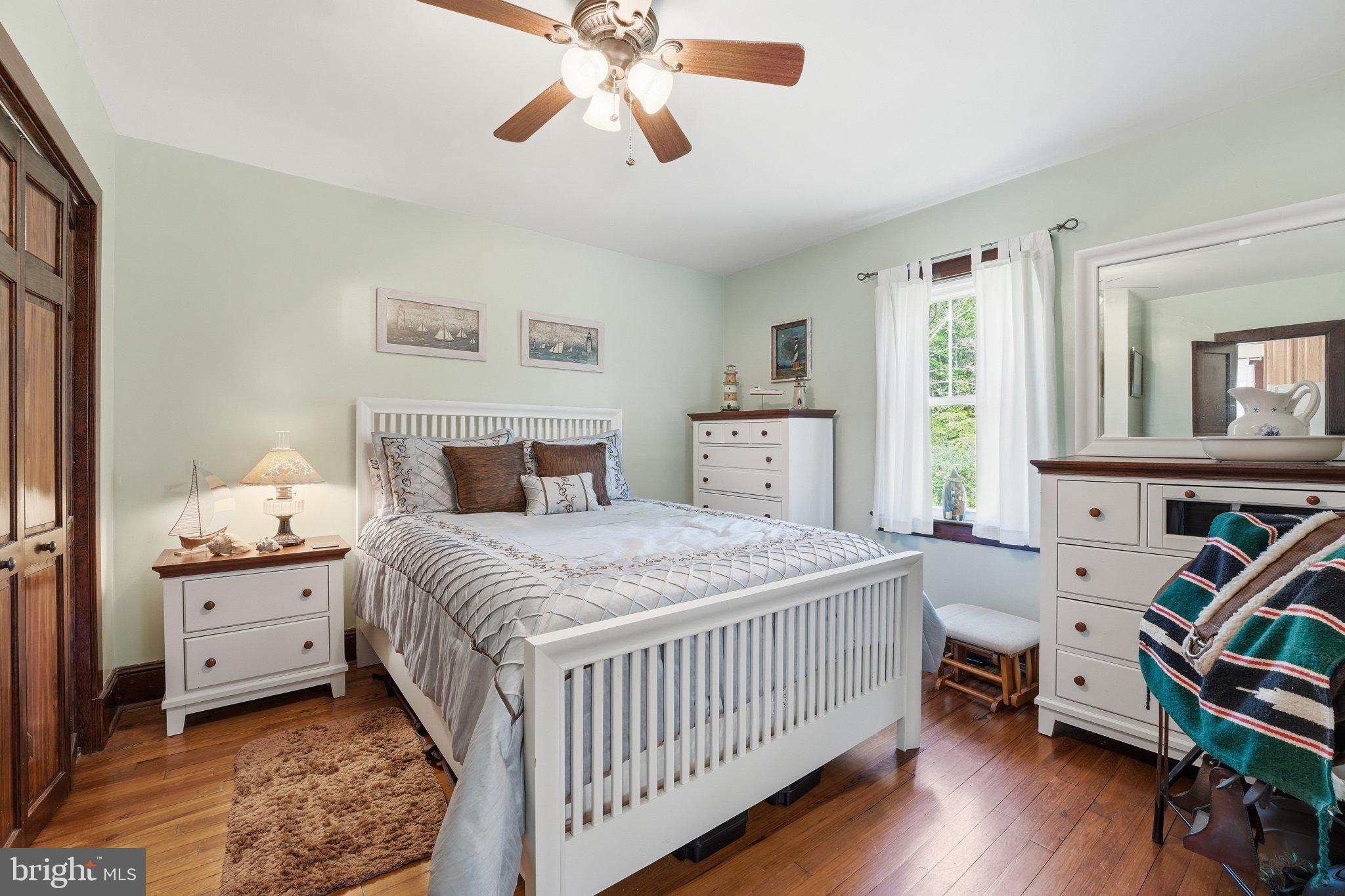 24 Sundown Lane Boston, VA 22713 - Photo 24 of 48 Cozy retreat with natural light.