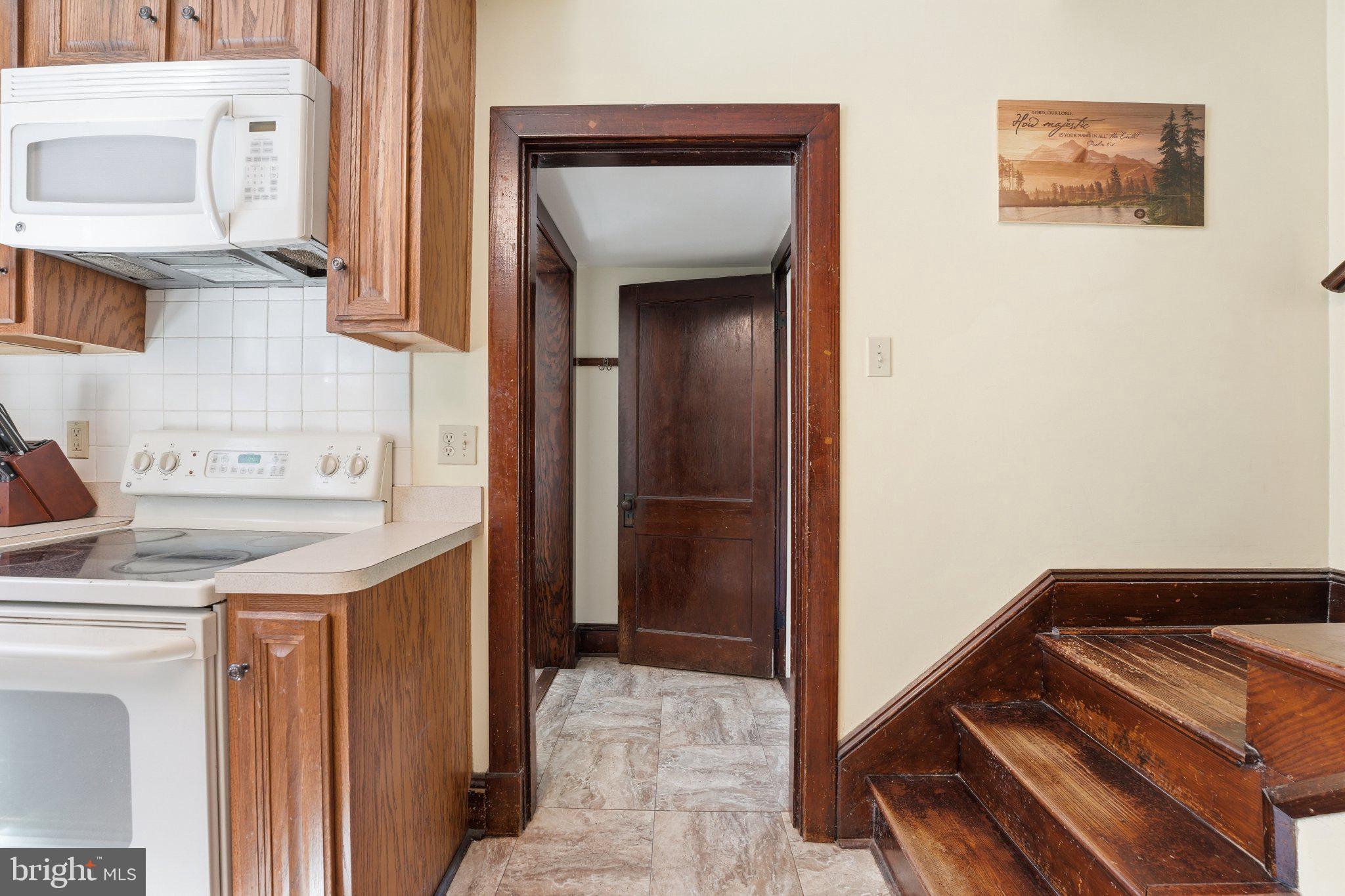 24 Sundown Lane Boston, VA 22713 - Photo 26 of 48 Charming entryway with classic wood accents.