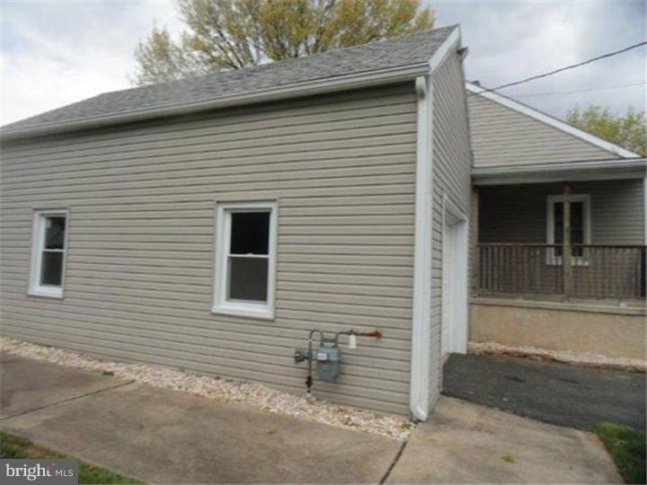 408 Lorane Road Reading, PA 19606 - Photo 2 of 11 Exterior Side