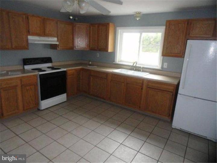 408 Lorane Road Reading, PA 19606 - Photo 4 of 11 Kitchen