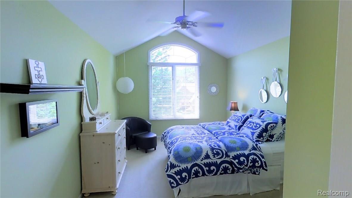 1726 Spring Creek Drive Rochester, MI 48306 - Photo 28 of 41 06032016_151740.jpg
