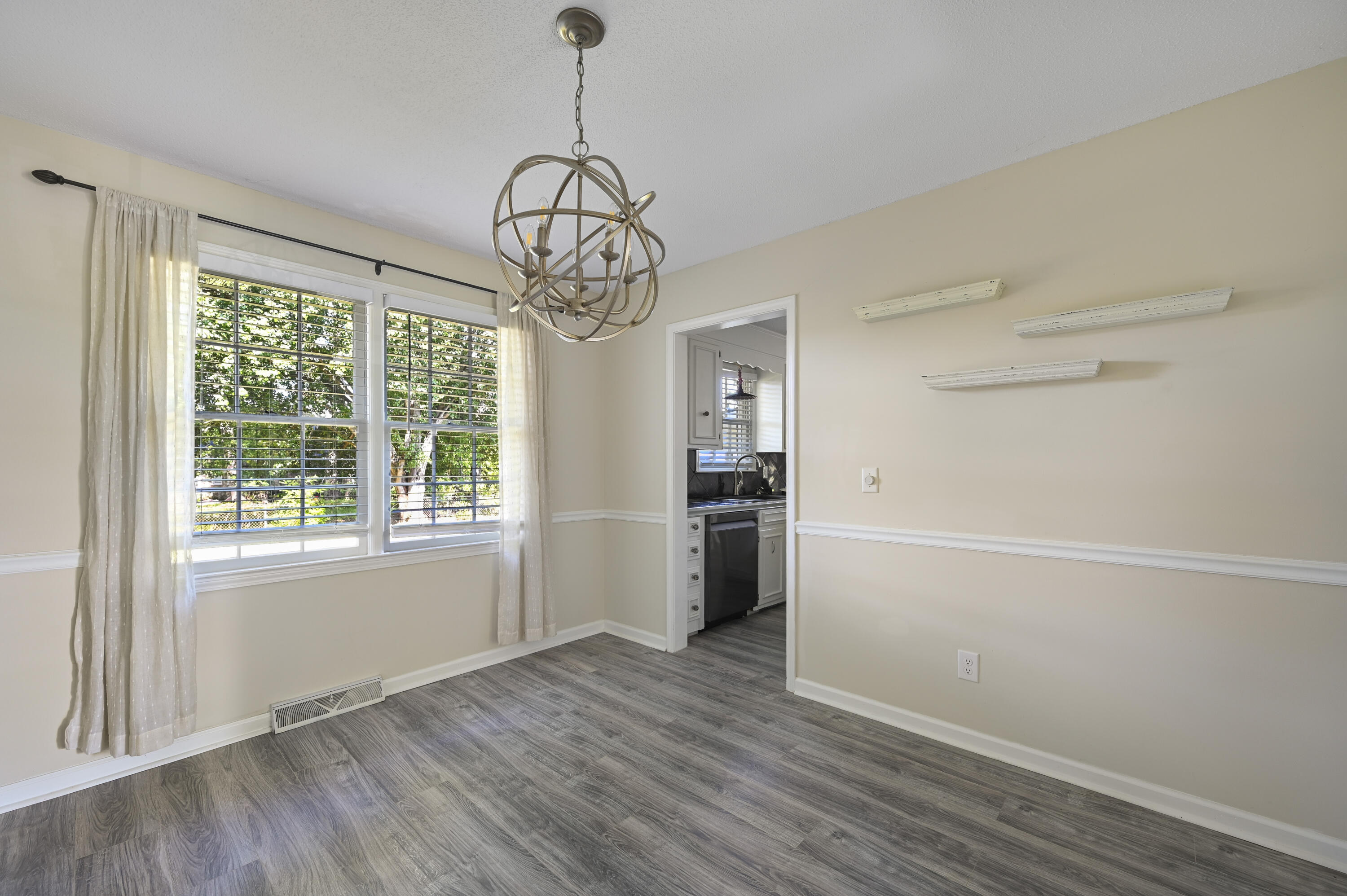 8131 Waltham Road North Charleston, SC 29406 - Photo 5 of 17 DSC_6497