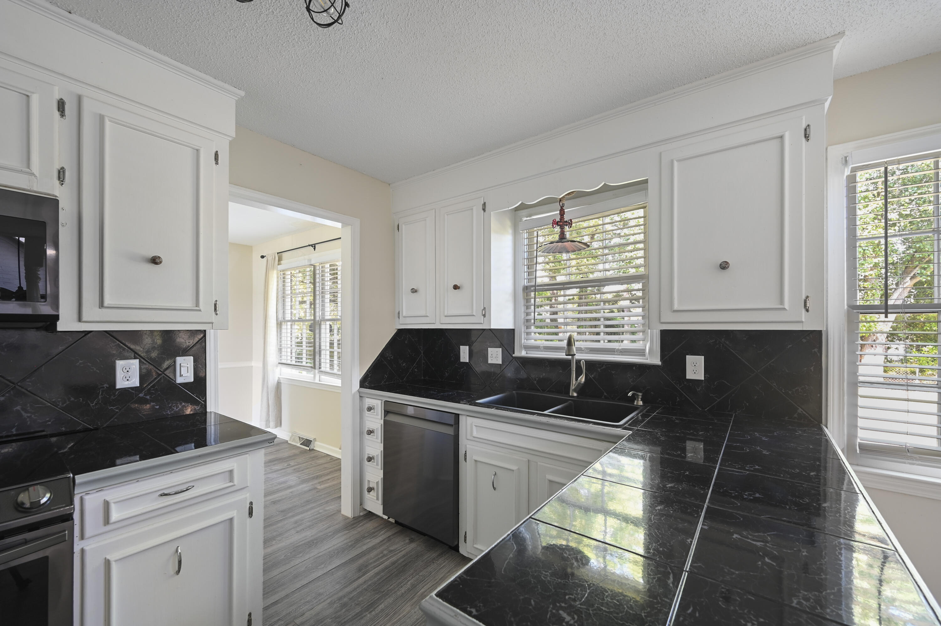 8131 Waltham Road North Charleston, SC 29406 - Photo 7 of 17 DSC_6503