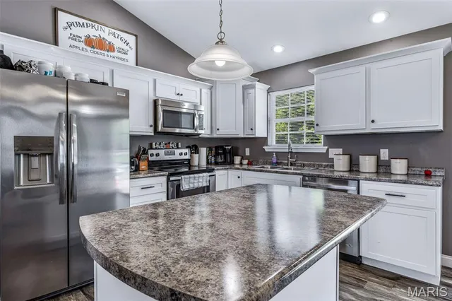 $365,000 | 445 North Haven Drive, Farmington, MO 63640