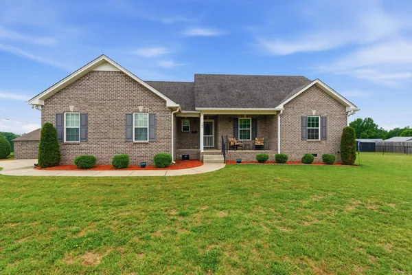 $375,000 | 149 Beaver Creek Drive, Portland, TN 37148