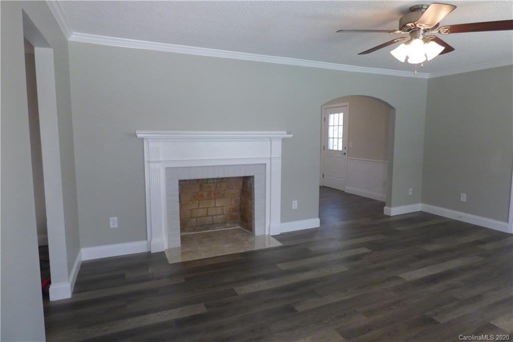 809 Alexander Street Lincolnton, NC 28092 - Photo 3 of 33