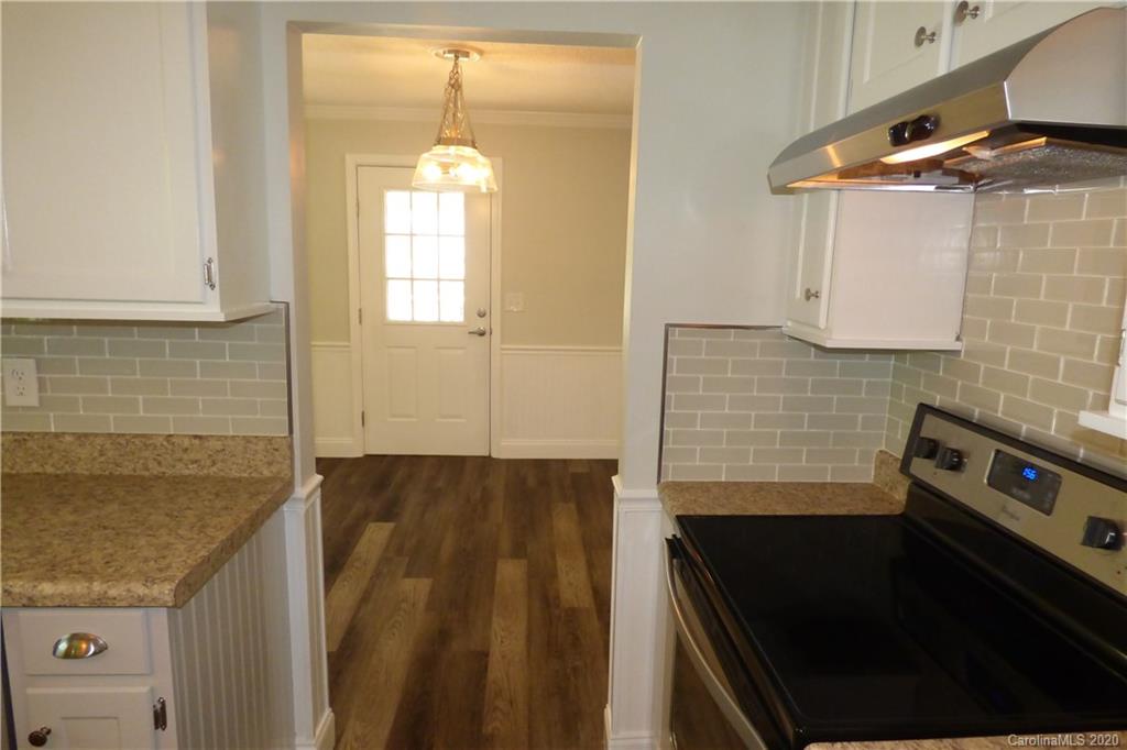 809 Alexander Street Lincolnton, NC 28092 - Photo 4 of 33