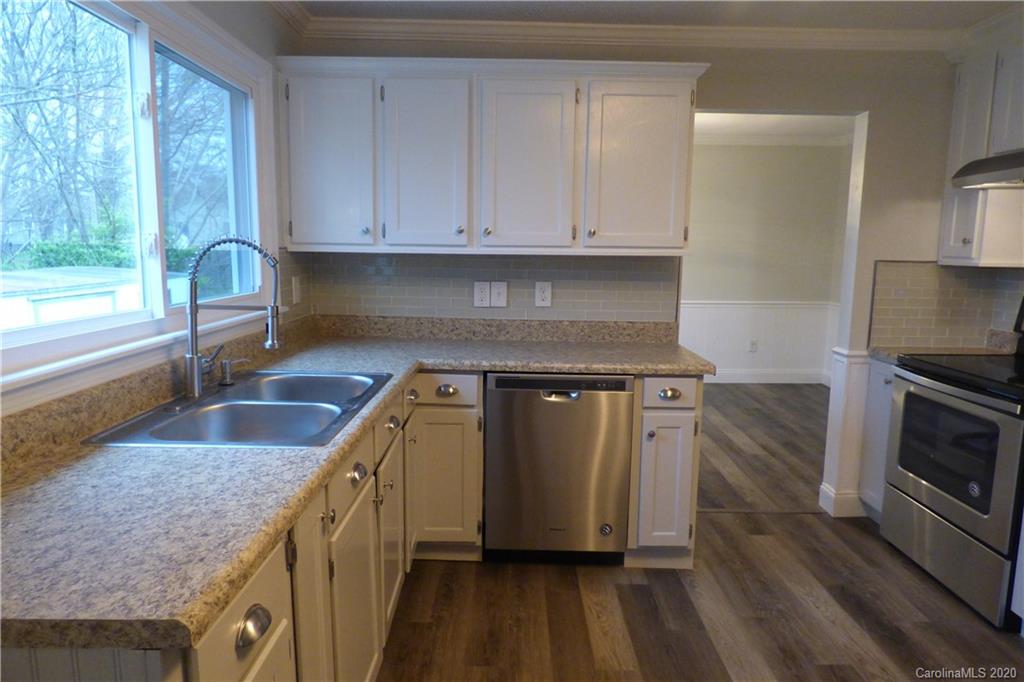 809 Alexander Street Lincolnton, NC 28092 - Photo 5 of 33