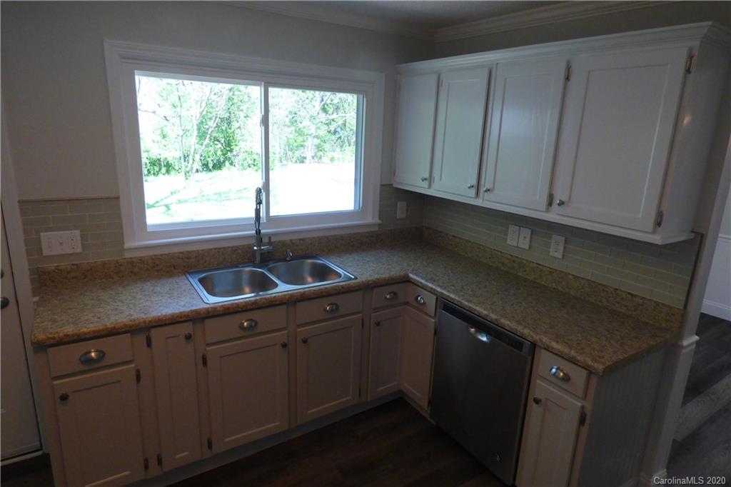809 Alexander Street Lincolnton, NC 28092 - Photo 6 of 33