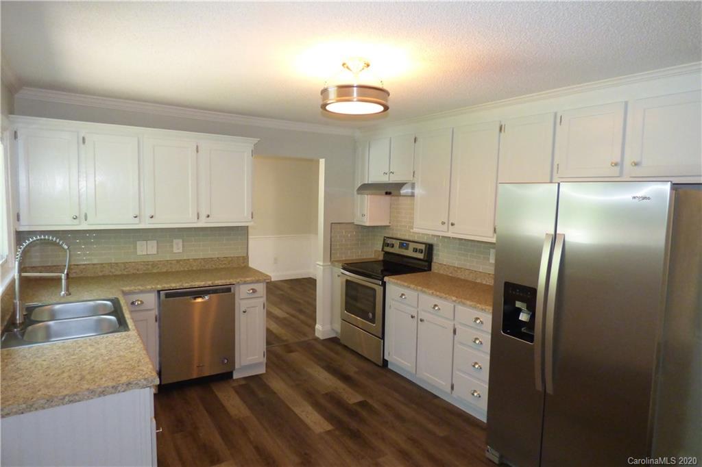 809 Alexander Street Lincolnton, NC 28092 - Photo 7 of 33