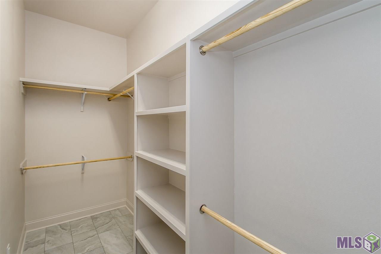 3244 Timber Grove Drive Baton Rouge, LA 70816 - Photo 20 of 35 master closet