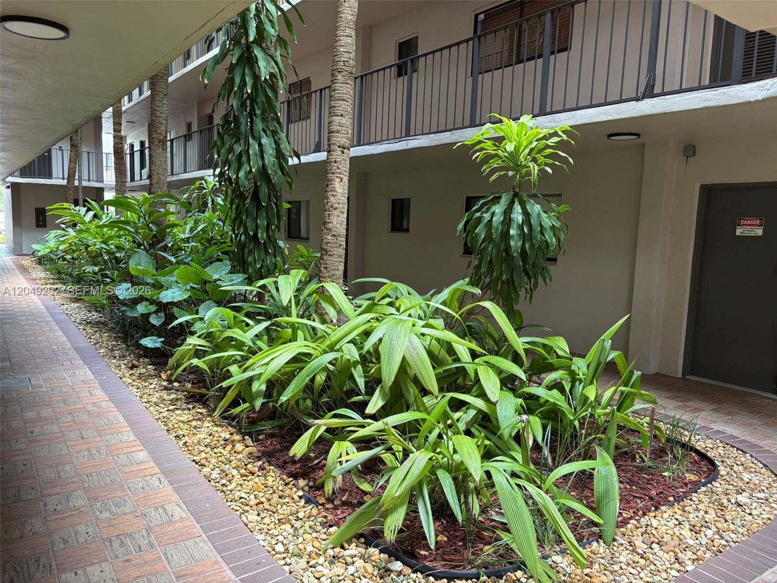 8500 Southwest 133rd Avenue Road, Unit 422 Miami, FL 33183 - Photo 9 of 20