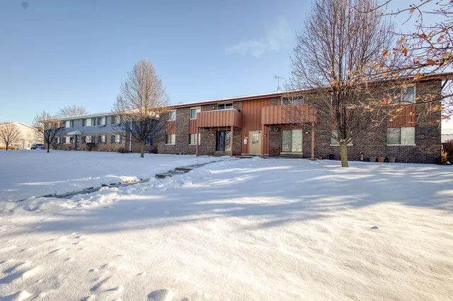 $195,000 | 10259 Whitnall Edge Drive, Unit 103, Franklin, WI 53132