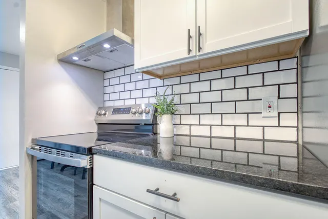 $195,000 | 10259 Whitnall Edge Drive, Unit 103, Franklin, WI 53132