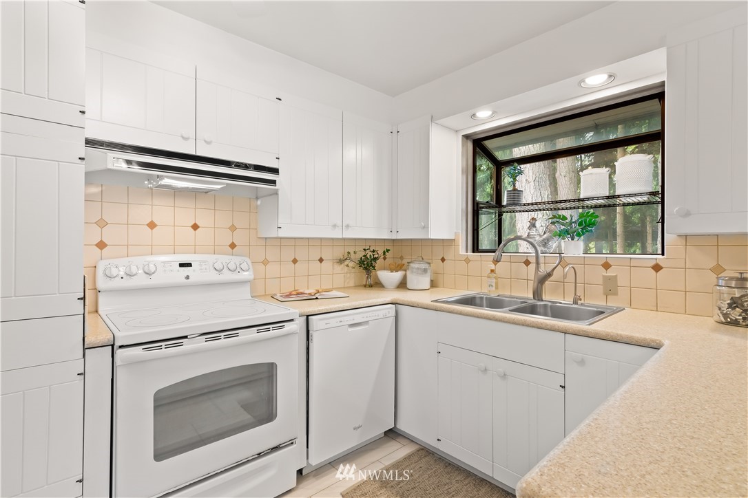 16436 Southeast 135th Street Renton, WA 98059 - Photo 13 of 38 Gallery Image 13