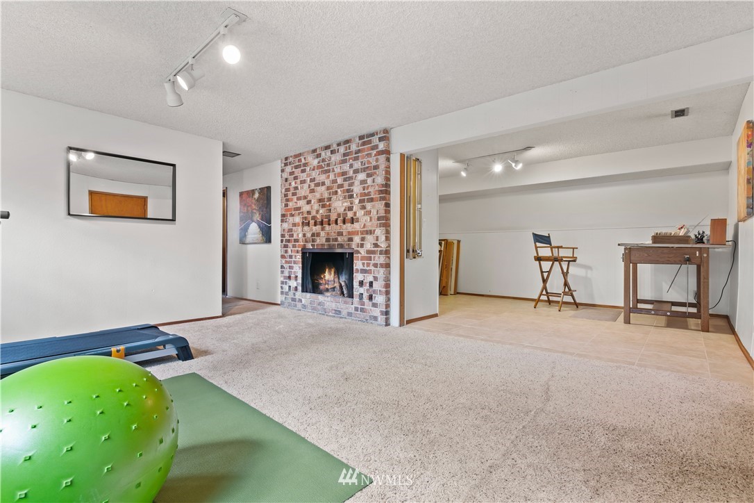 16436 Southeast 135th Street Renton, WA 98059 - Photo 17 of 38 Gallery Image 17