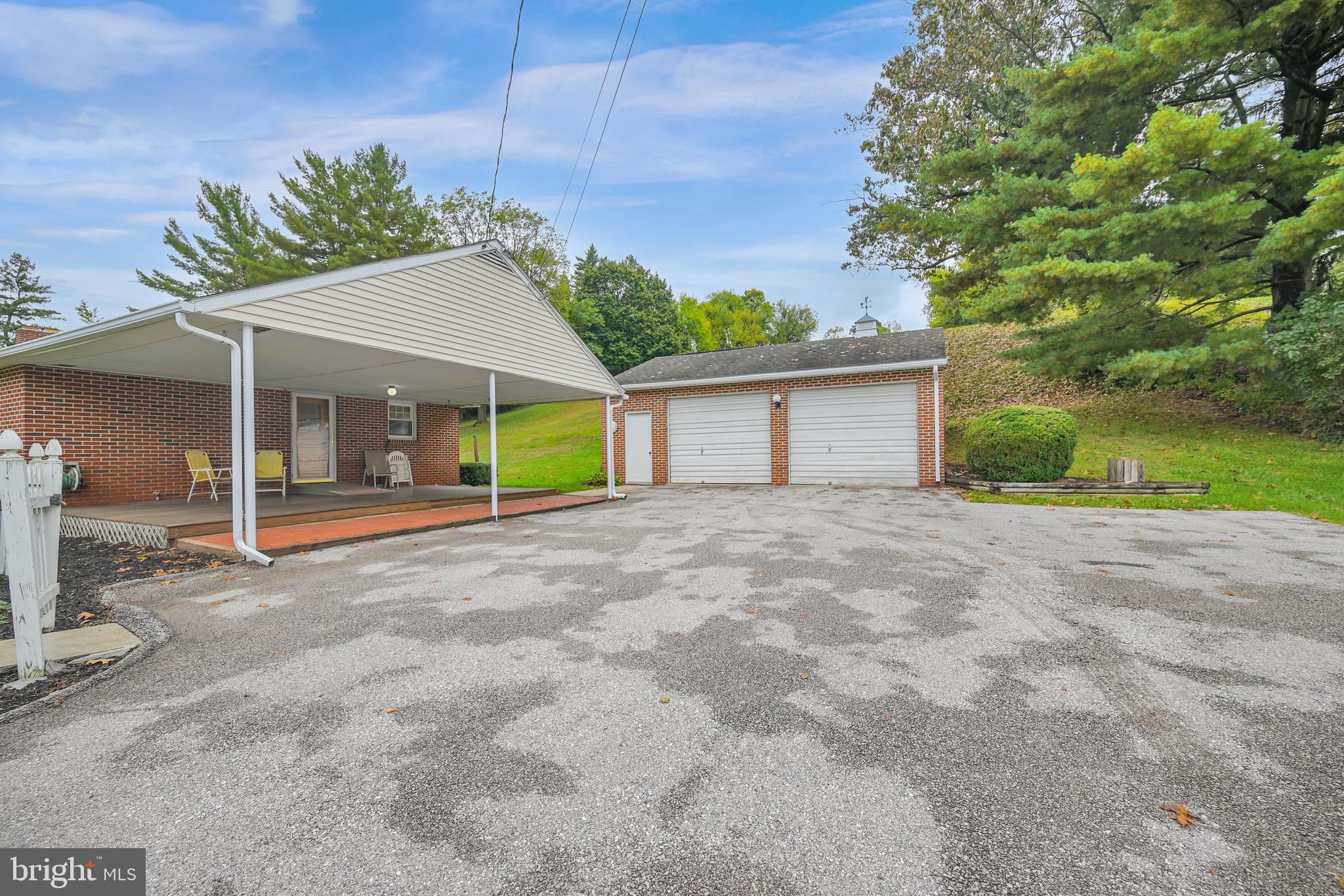2365 Springwood Road York, PA 17402 - Photo 4 of 33 Gallery Image 4