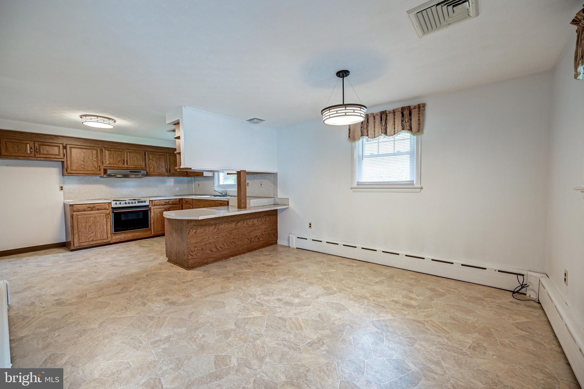2365 Springwood Road York, PA 17402 - Photo 5 of 33 Gallery Image 5