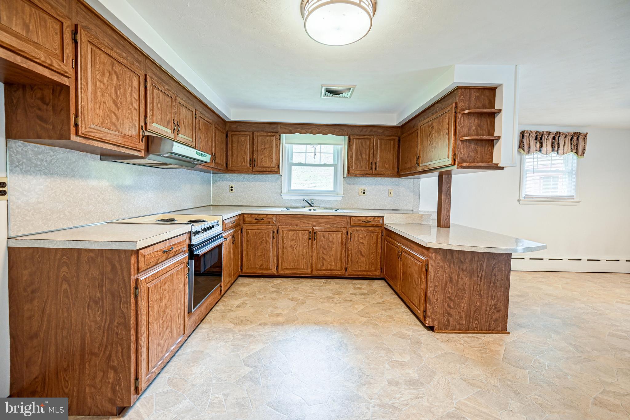 2365 Springwood Road York, PA 17402 - Photo 9 of 33 Gallery Image 9