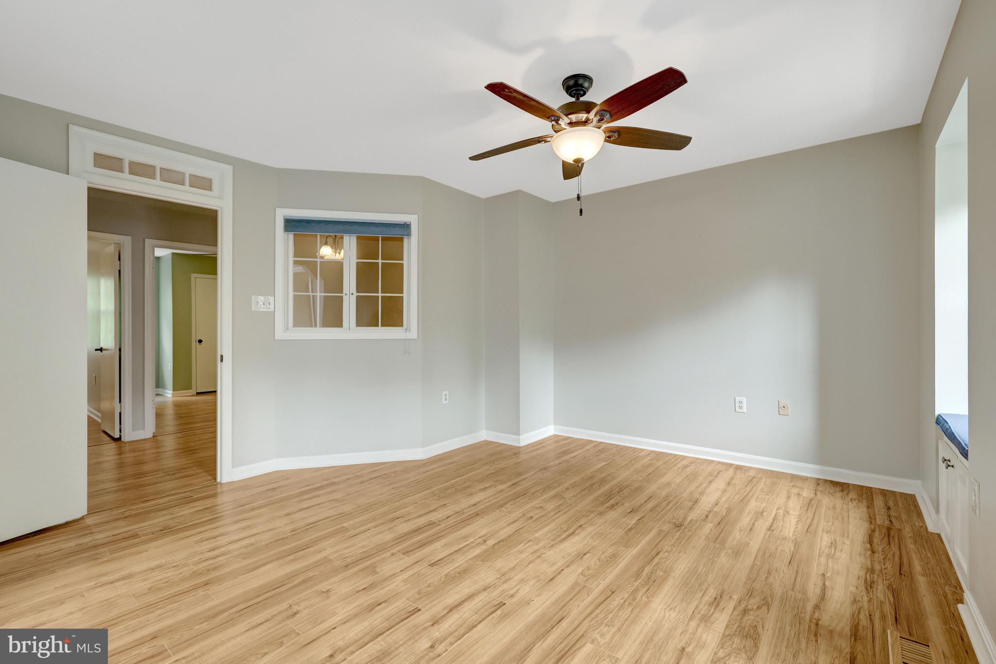 11992 Sentinel Point Court Reston, VA 20191 - Photo 24 of 49 Sun-lit and spacious