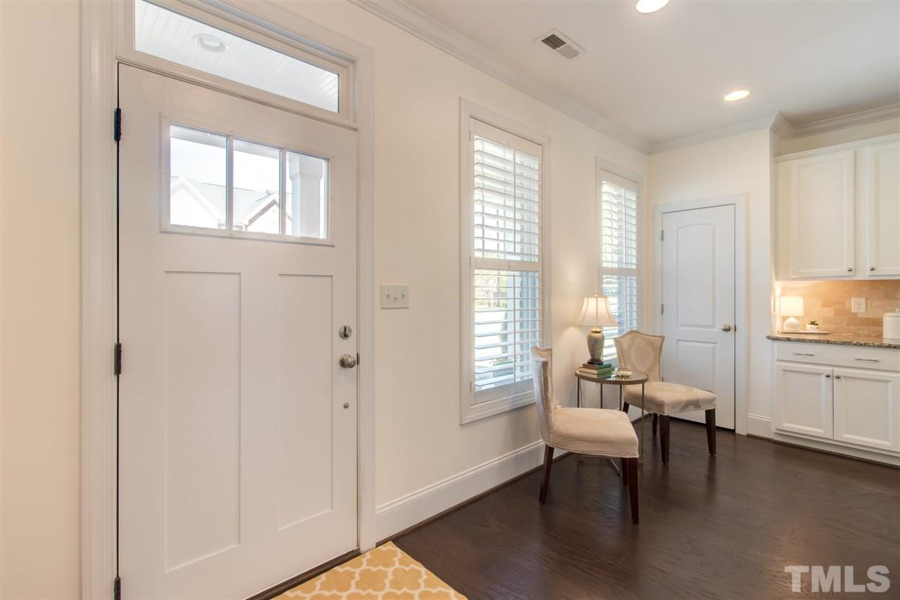 528 Ledbetter Court Raleigh, NC 27608 - Photo 3 of 26