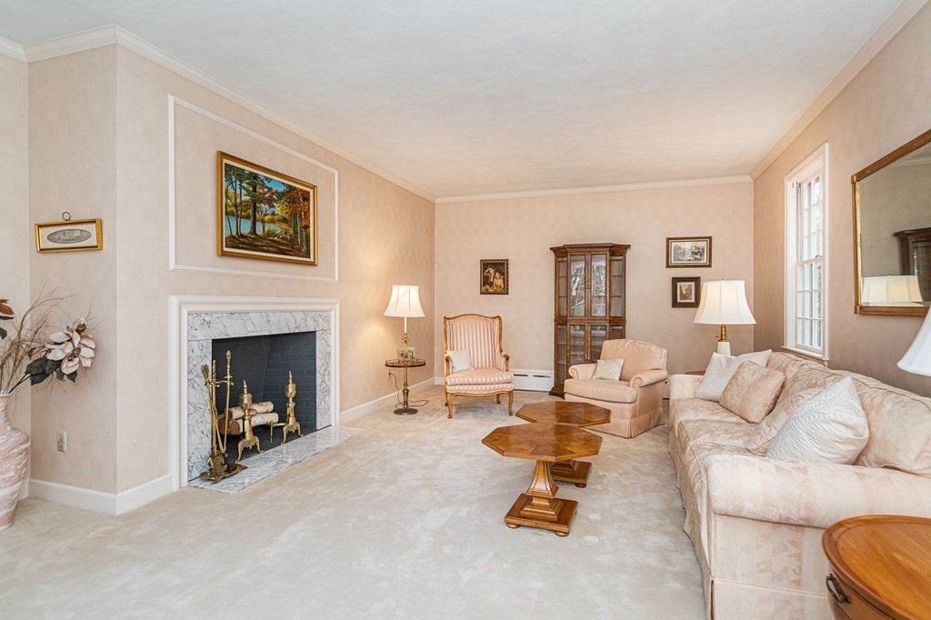 17 Hollywood Road Winchester, MA 01890 - Photo 3 of 36