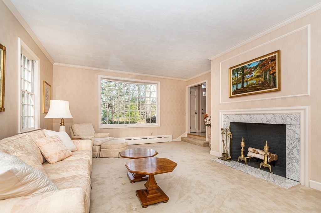 17 Hollywood Road Winchester, MA 01890 - Photo 4 of 36