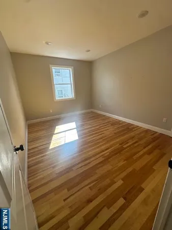 $2,400 | 474 10th Avenue, Unit 301, Paterson, NJ 07514