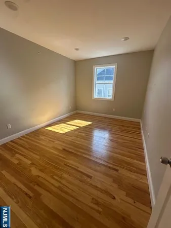 $2,400 | 474 10th Avenue, Unit 301, Paterson, NJ 07514