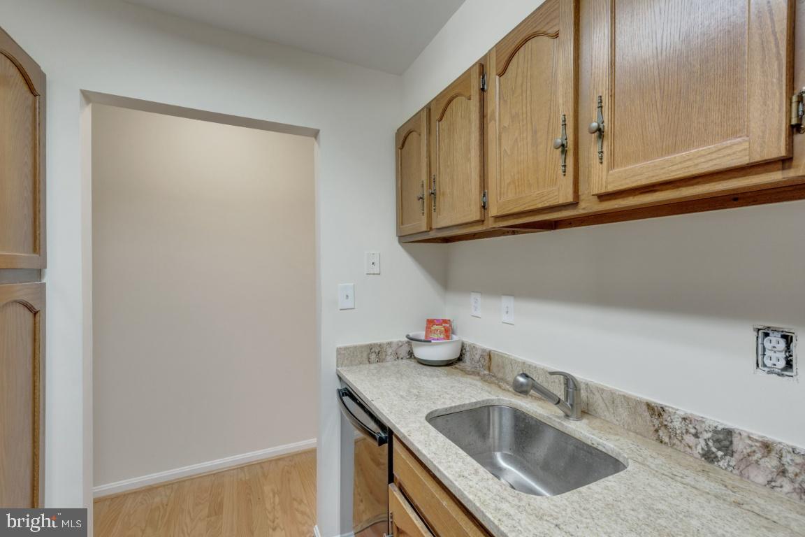 5837 Cove Landing Road, Unit 203 Burke, VA 22015 - Photo 13 of 25 Updated kitchen