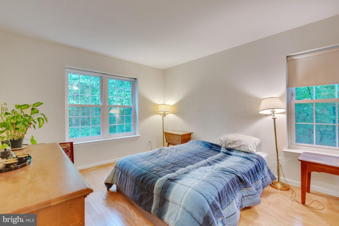 5837 Cove Landing Road, Unit 203 Burke, VA 22015 - Photo 14 of 25 Master bedroom