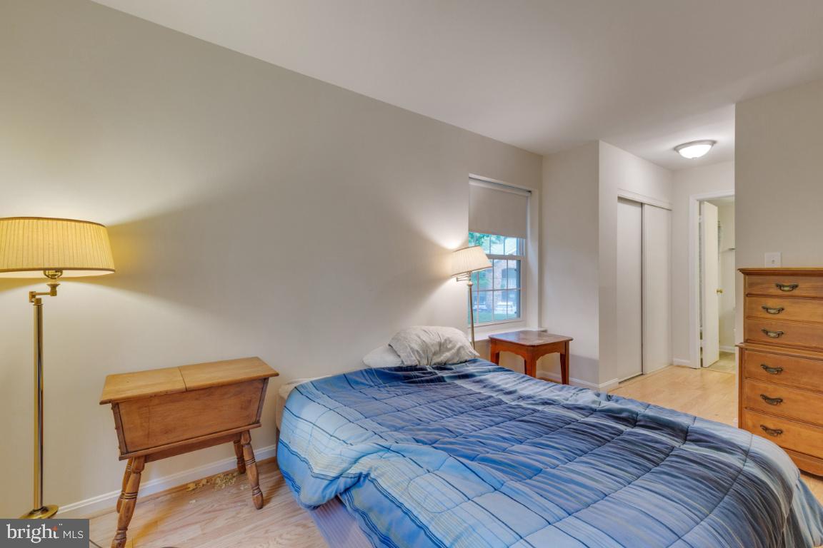 5837 Cove Landing Road, Unit 203 Burke, VA 22015 - Photo 15 of 25 Master bedroom