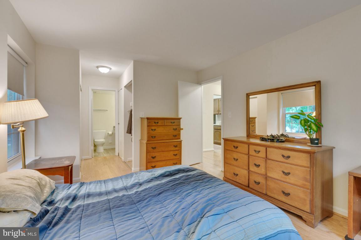 5837 Cove Landing Road, Unit 203 Burke, VA 22015 - Photo 16 of 25 Master bedroom