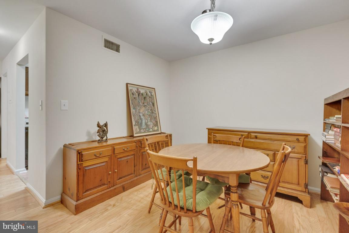 5837 Cove Landing Road, Unit 203 Burke, VA 22015 - Photo 9 of 25 Dining room