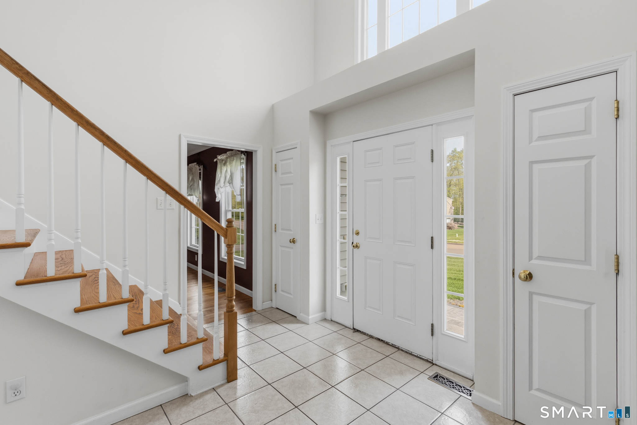 8 Brockett Road Wallingford, CT 06492 - Photo 2 of 40